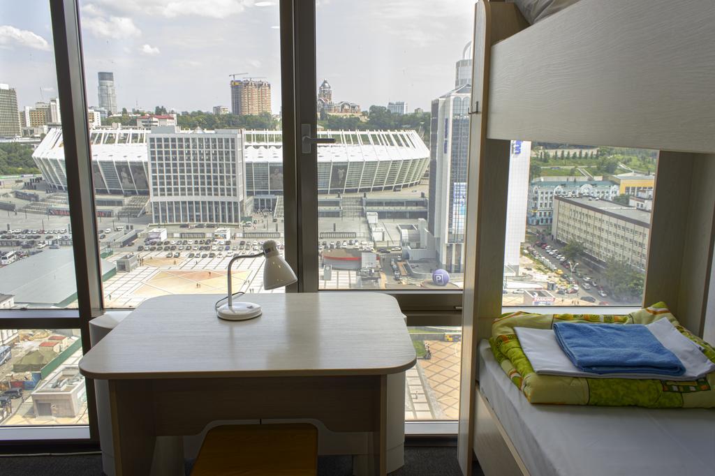 Yak Olympic Hostel Киев Екстериор снимка